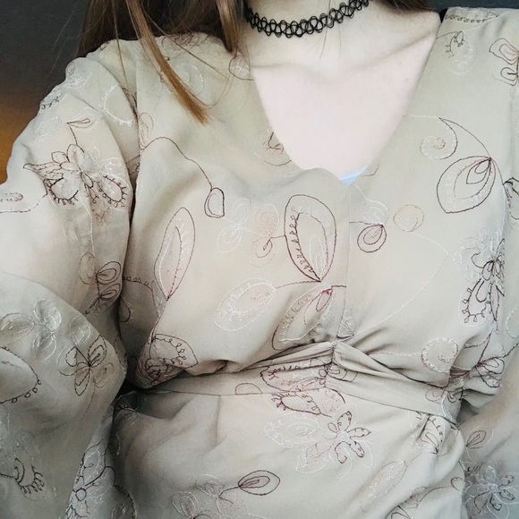 🪴Pennington’s Chiffon Blouse with belt - Picture 2 of 3